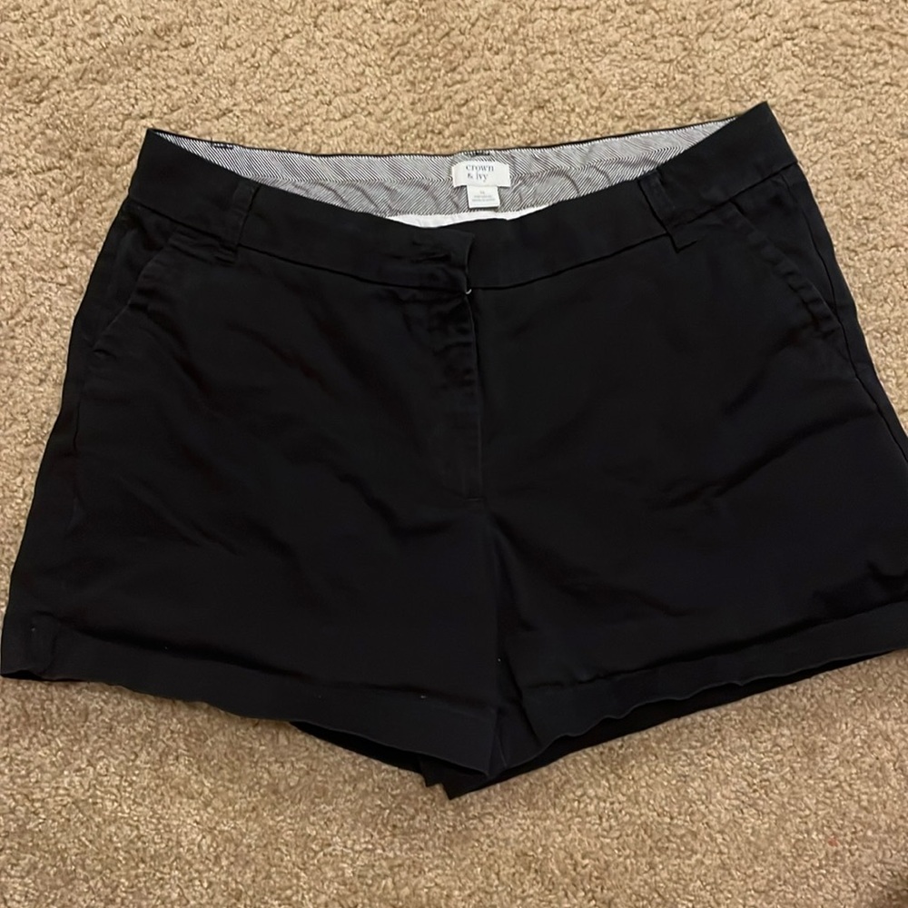 Crown & ivy Women’s 14 Black Shorts